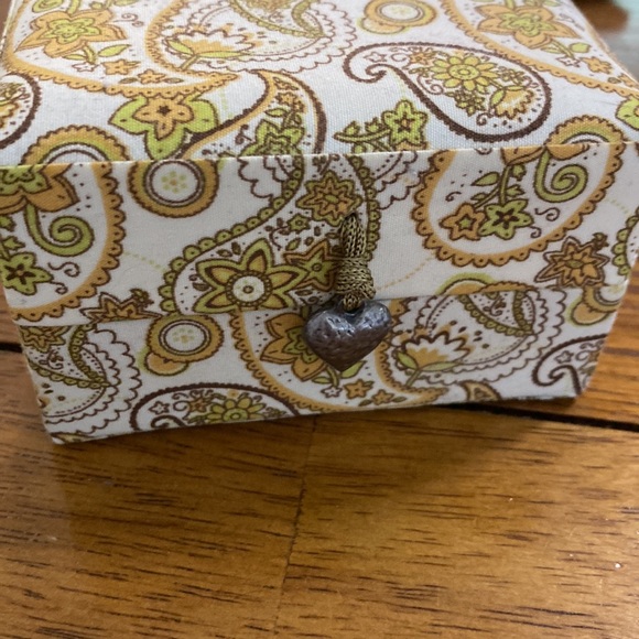 Praying Hands Art Glass in box - Picture 4 of 4